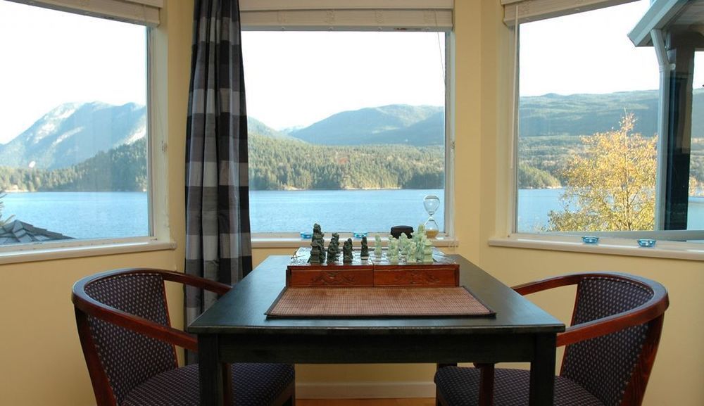 At The Shore Bed And Breakfast Сешелт Екстериор снимка