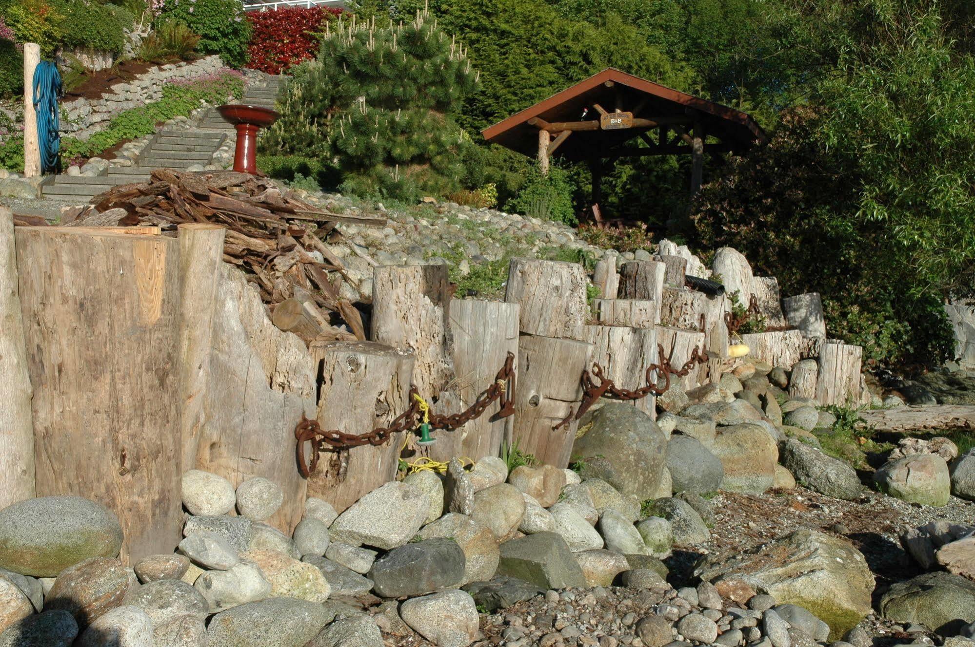 At The Shore Bed And Breakfast Сешелт Екстериор снимка