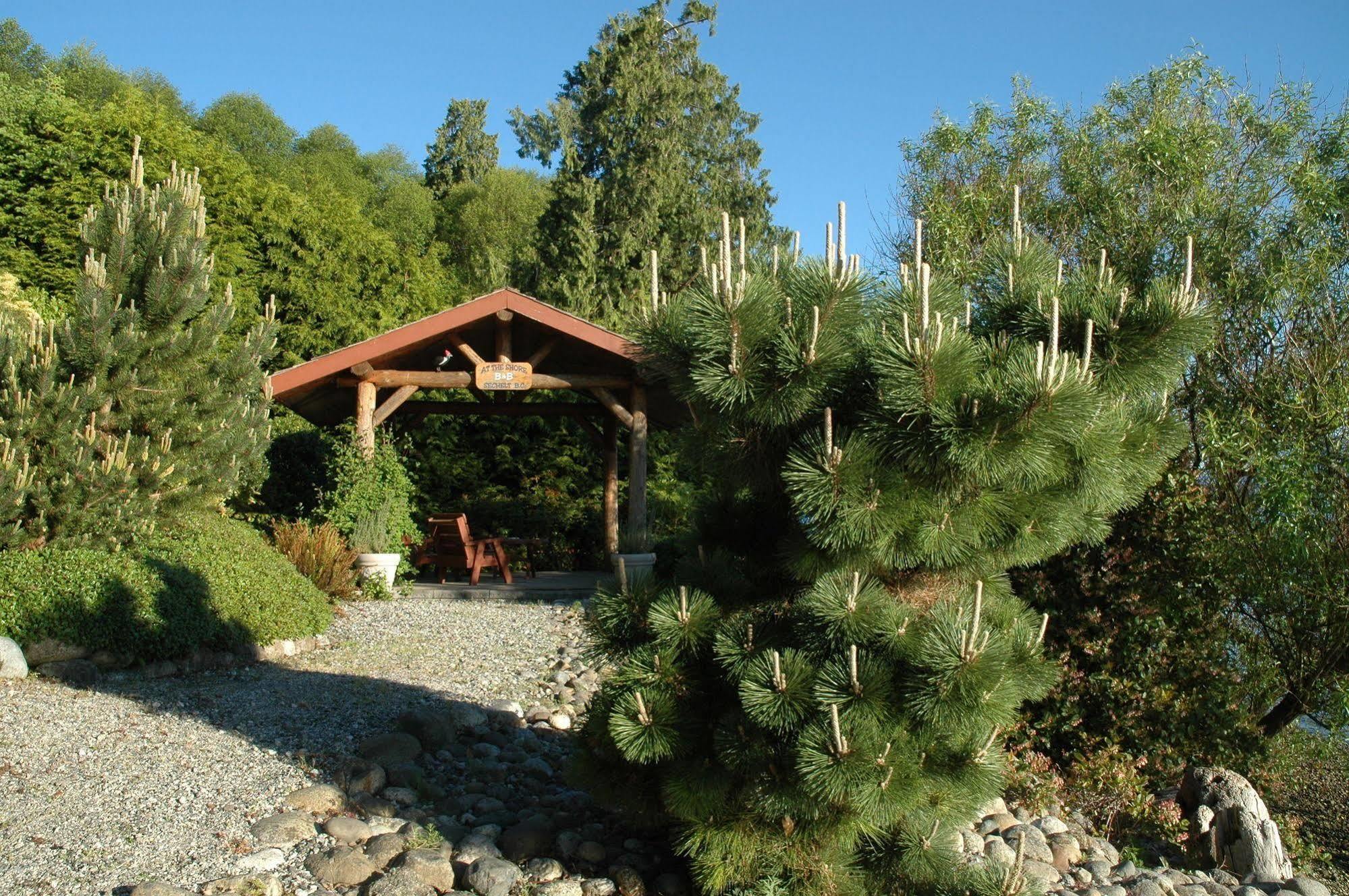 At The Shore Bed And Breakfast Сешелт Екстериор снимка